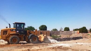 لودر يزيل تعديات