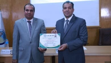 د عكاوي يكرم المشاركين