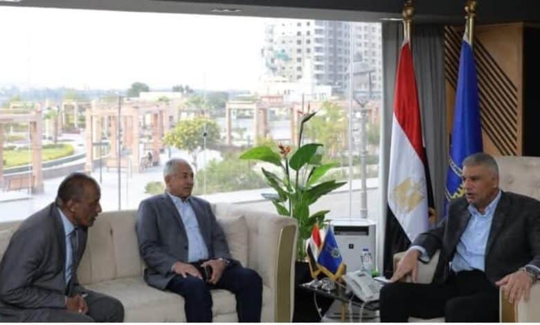 محافظ أسوان والنائب الأول لحماة وطن