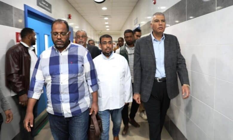 محافظ أسوان يتفقد المنشآت الجديدة بمستشفى دراو المركزي