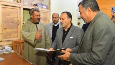محافظ أسيوط يتفقد سير العمل بالمركز التكنولوجي