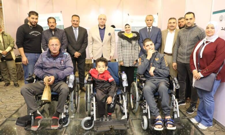 محافظ بني سويف يتفقد قافلة طبية