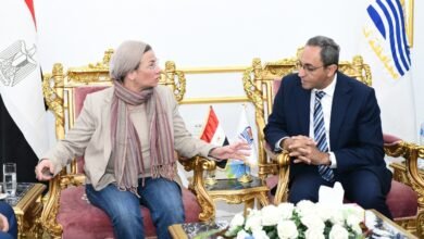 محافظ قنا ووزيرة البيئة